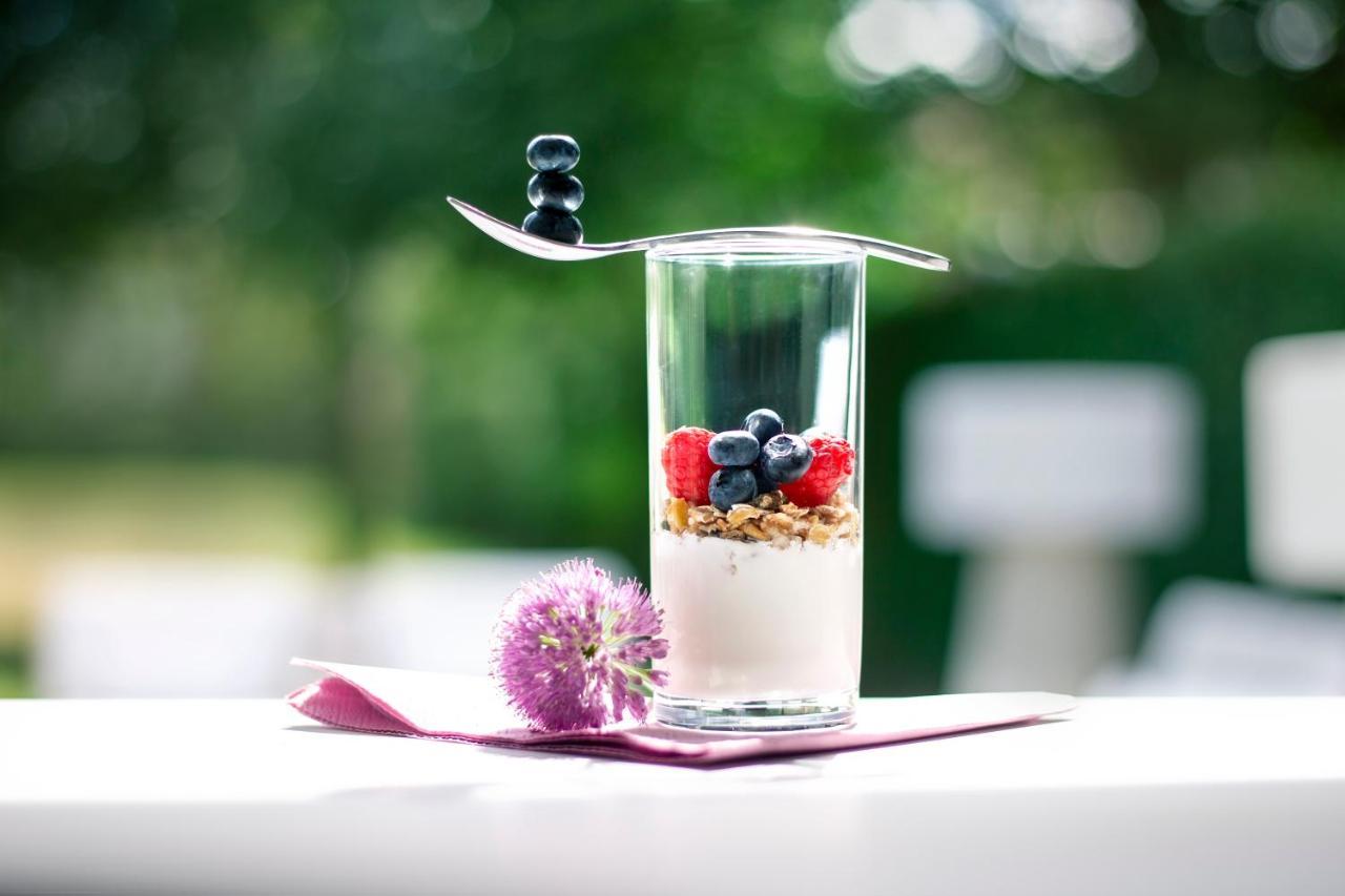 B&B Saint-Georges Brügge Exterior foto Yoghurt with fruit