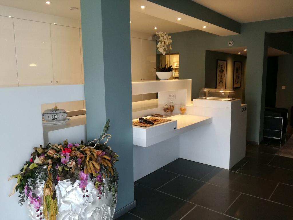 B&B Saint-Georges Brügge Exterior foto The kitchen at the house